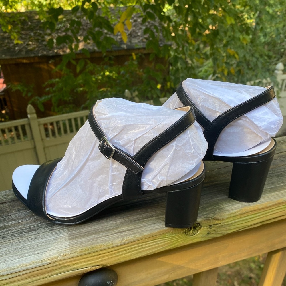 🍄NWT NATURALIZER BLACK HEELS🍄
